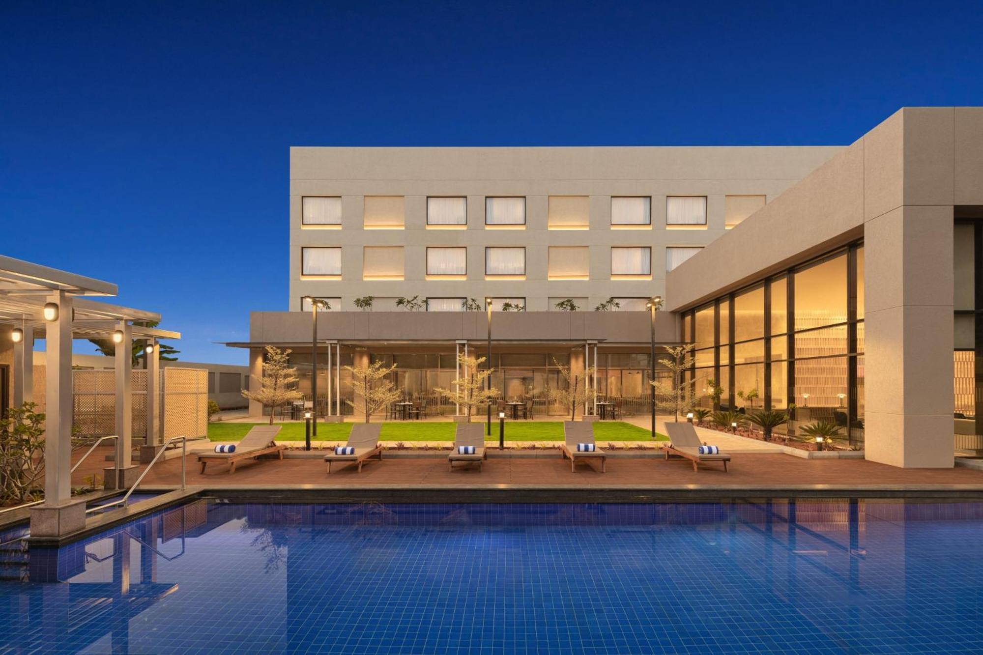 Hotel Courtyard By Marriott Tiruchirappalli Exterior foto